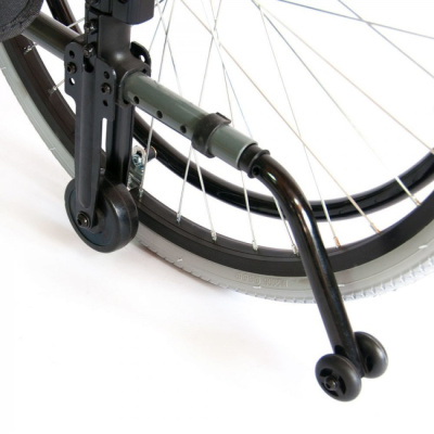 Кресло-коляска FS 957 LQ ЧЗ